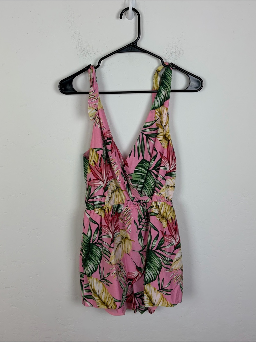 Superdown Penelope Palm Front Wrap Romper - Picture 2 of 9